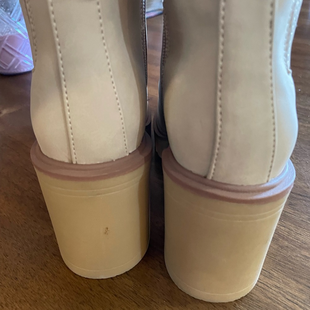 DV by Dolce Vita Very Light Tan Chunky Heeled Boots - Picture 9 of 16